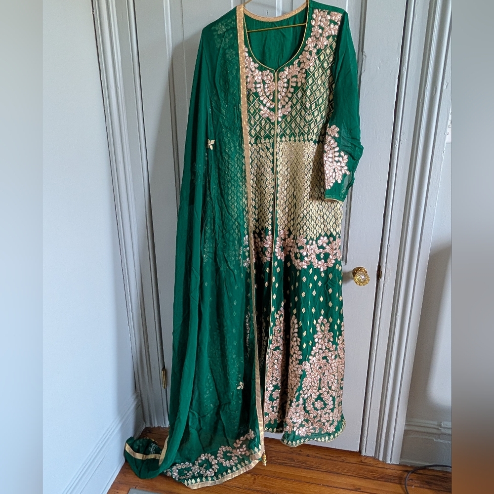 Anarkali Indian Pakistani Suit - L Large